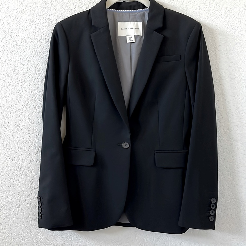 Banana Republic Women’s Black Suit Jacket